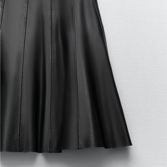 NWT. Zara Black Faux Leather Mini Skirt. Size S. - Picture 8 of 11